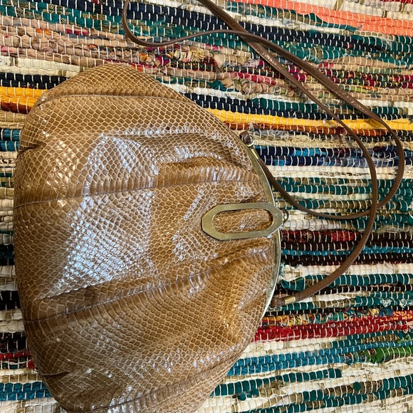 Retro Clutch Purse - Picture 5 of 13